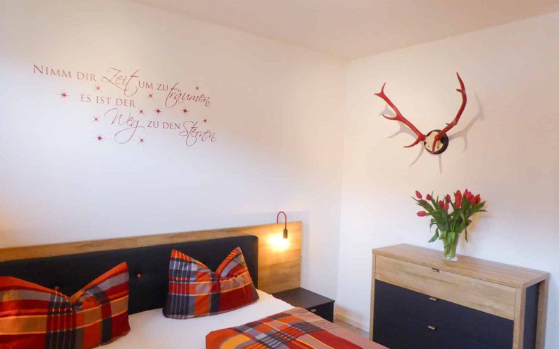 Schlafzimmer Ferienwohnung Daumen